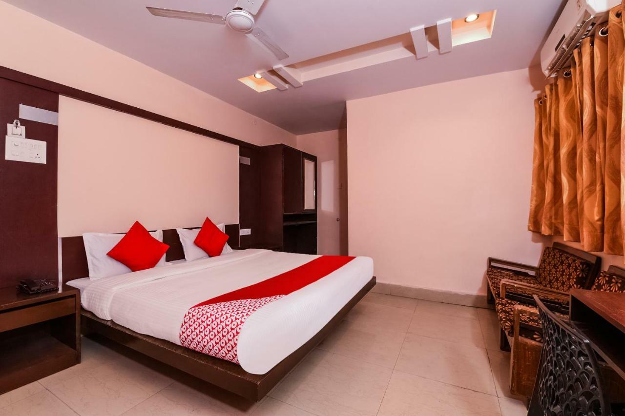 Oyo 28856 Manjeera Inn Visakhapatnam Exterior photo